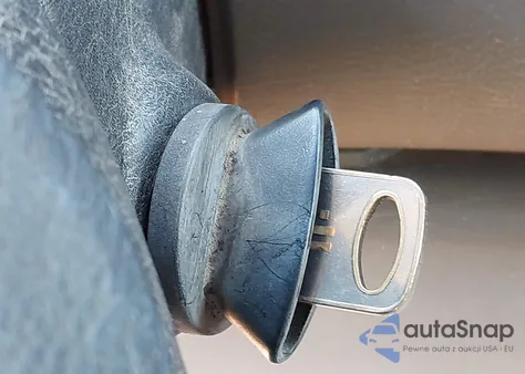 2000 Ford E-150 Commercial/Recreational z USA, uszkodzony, nr VIN 1FTRE1422YHB09812